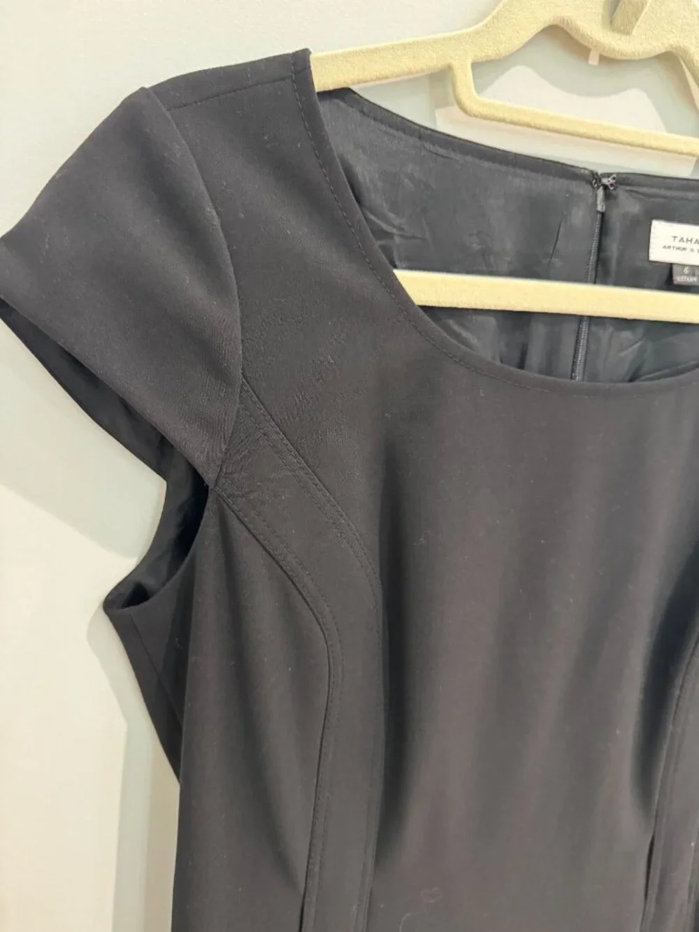 Tahari Arthur S. Levine | Black Cap-Sleeve Sheath Dress size 6. - Picture 8 of 16